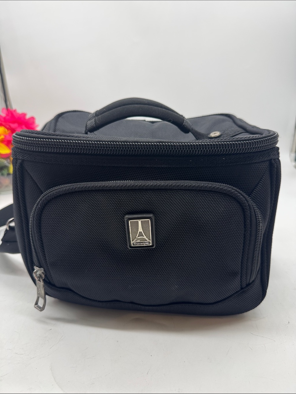 TravelPro  FlightCrew5 Crew Cooler Black Compact Cooler Travel Bag As Is